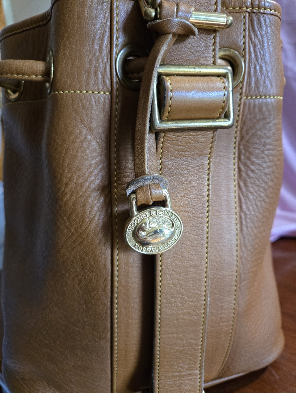 Dooney & Bourke VINTAGE Brown Leather Tassel Drawstring Bucket Bag EUC - Picture 14 of 15